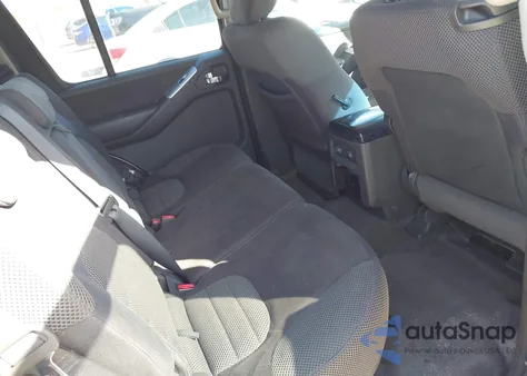 2011 Nissan Pathfinder Sv z USA, uszkodzony, nr VIN 5N1AR1NN3BC601209